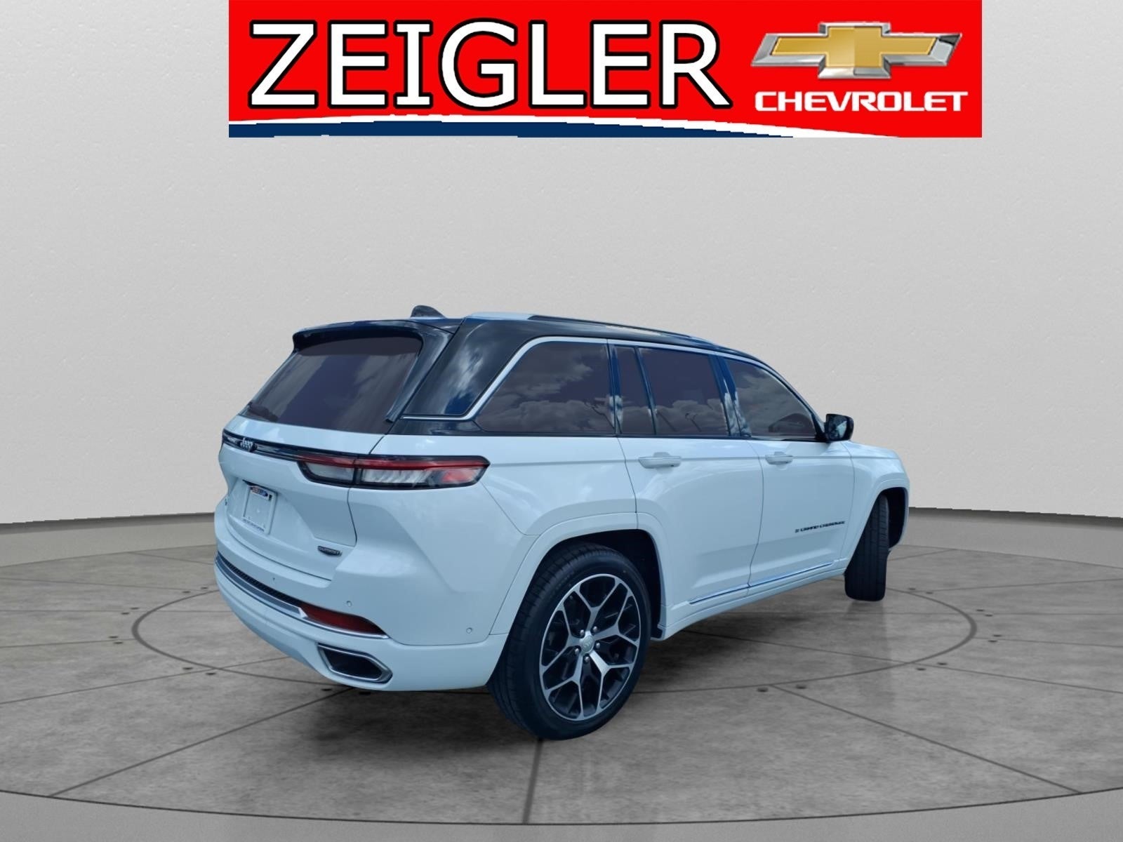 2023 Jeep Grand Cherokee Summit Reserve