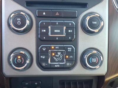 2015 Ford Super Duty F-250 SRW Lariat