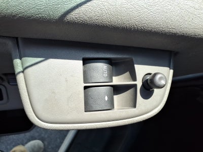 2025 Chevrolet Express Passenger 1LT