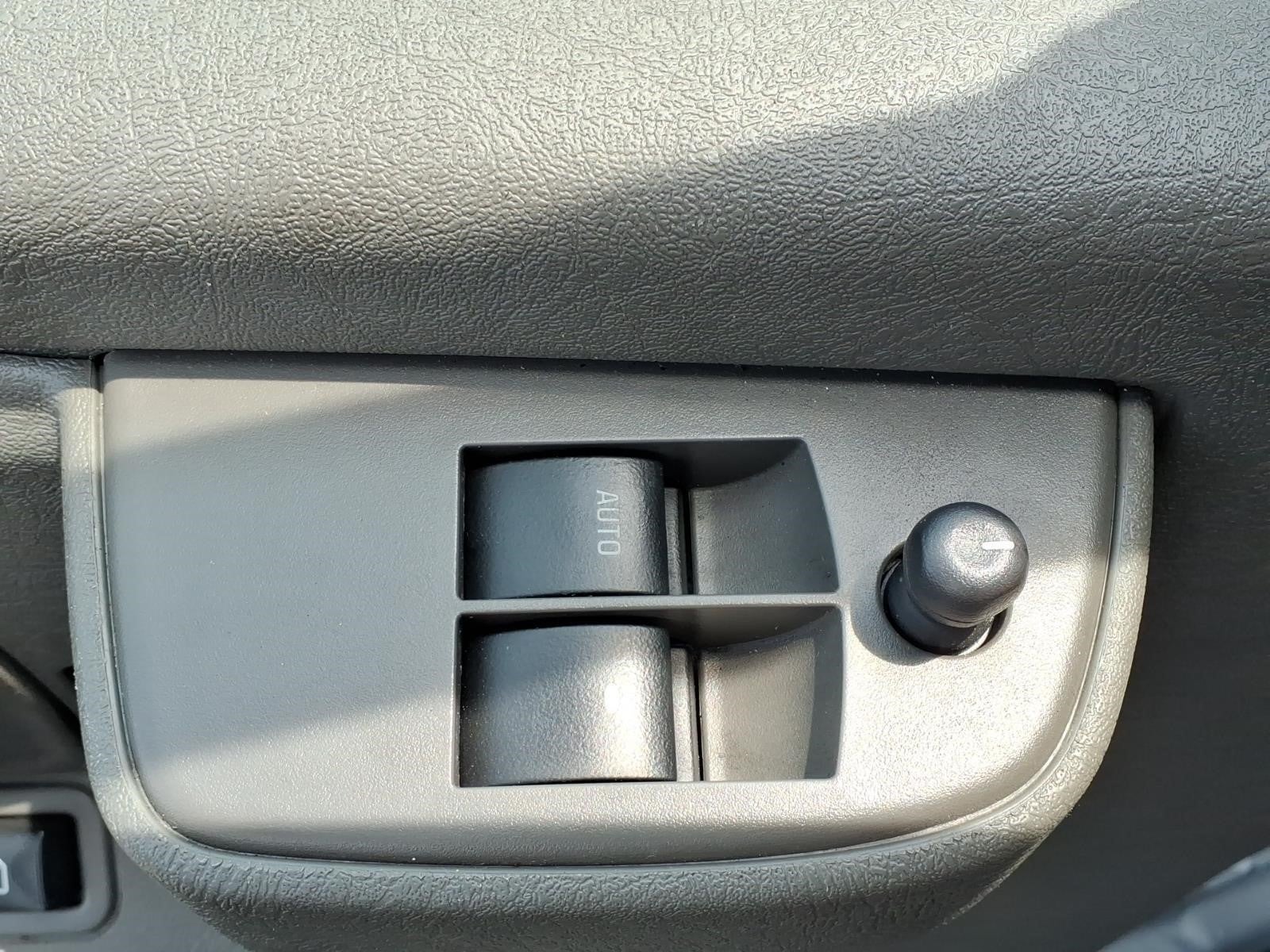 2024 Chevrolet Express Passenger 3500 1LT