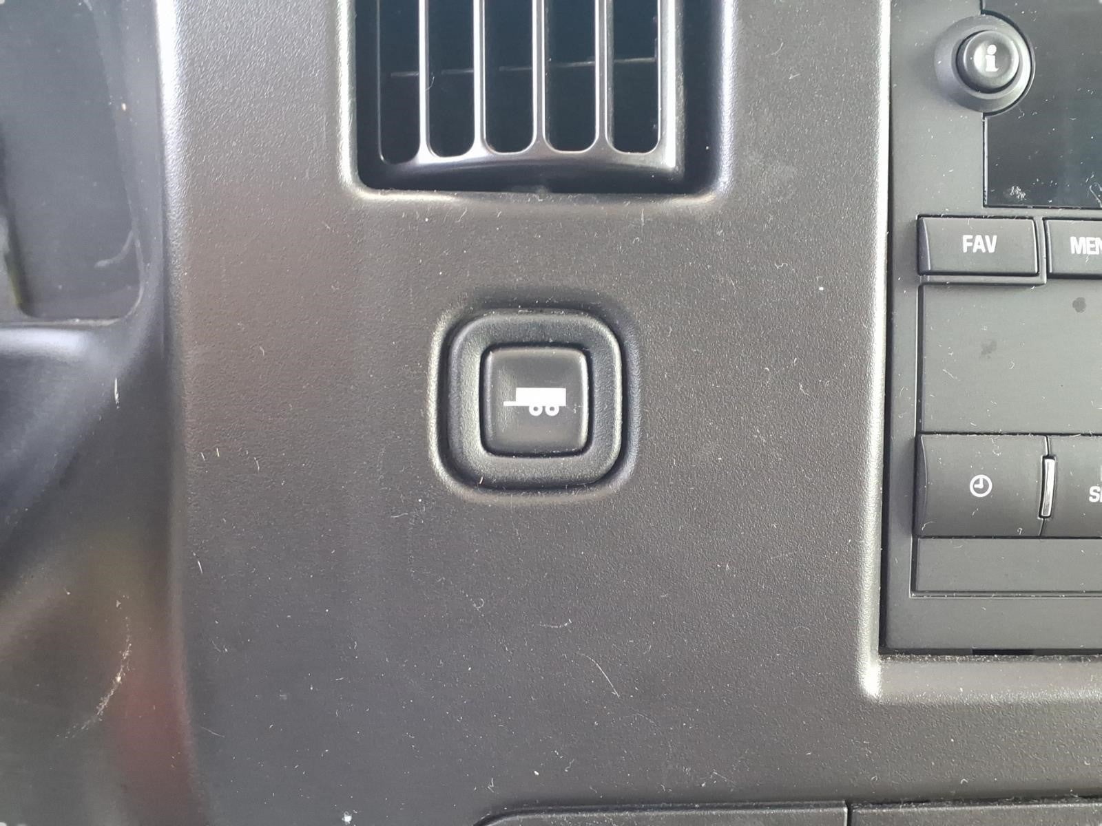 2024 Chevrolet Express Passenger 3500 1LT