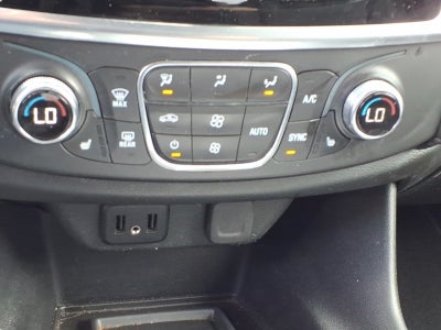 2022 Chevrolet Traverse LT Cloth