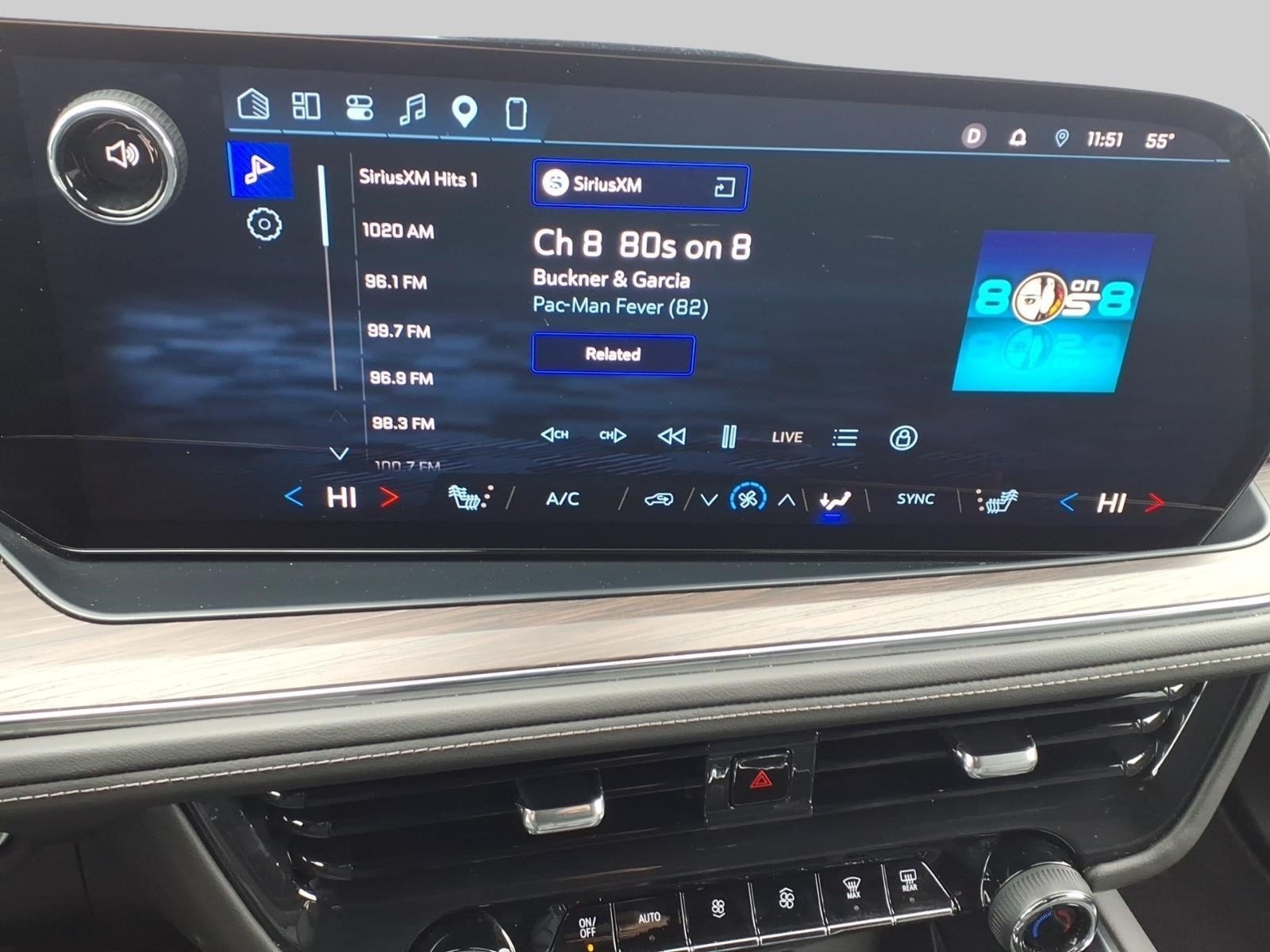 2025 Chevrolet Suburban LT