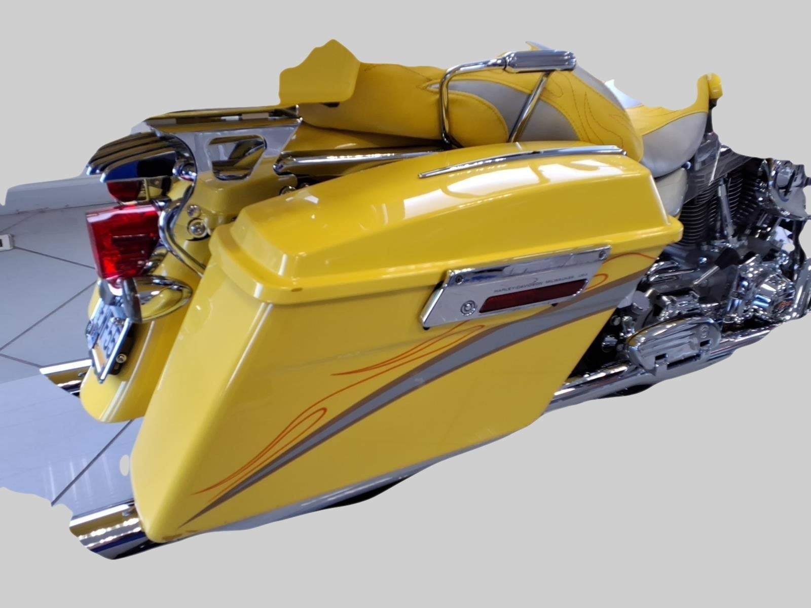 2005 HARLEY-DAVIDSON FLHTCSE2 Base
