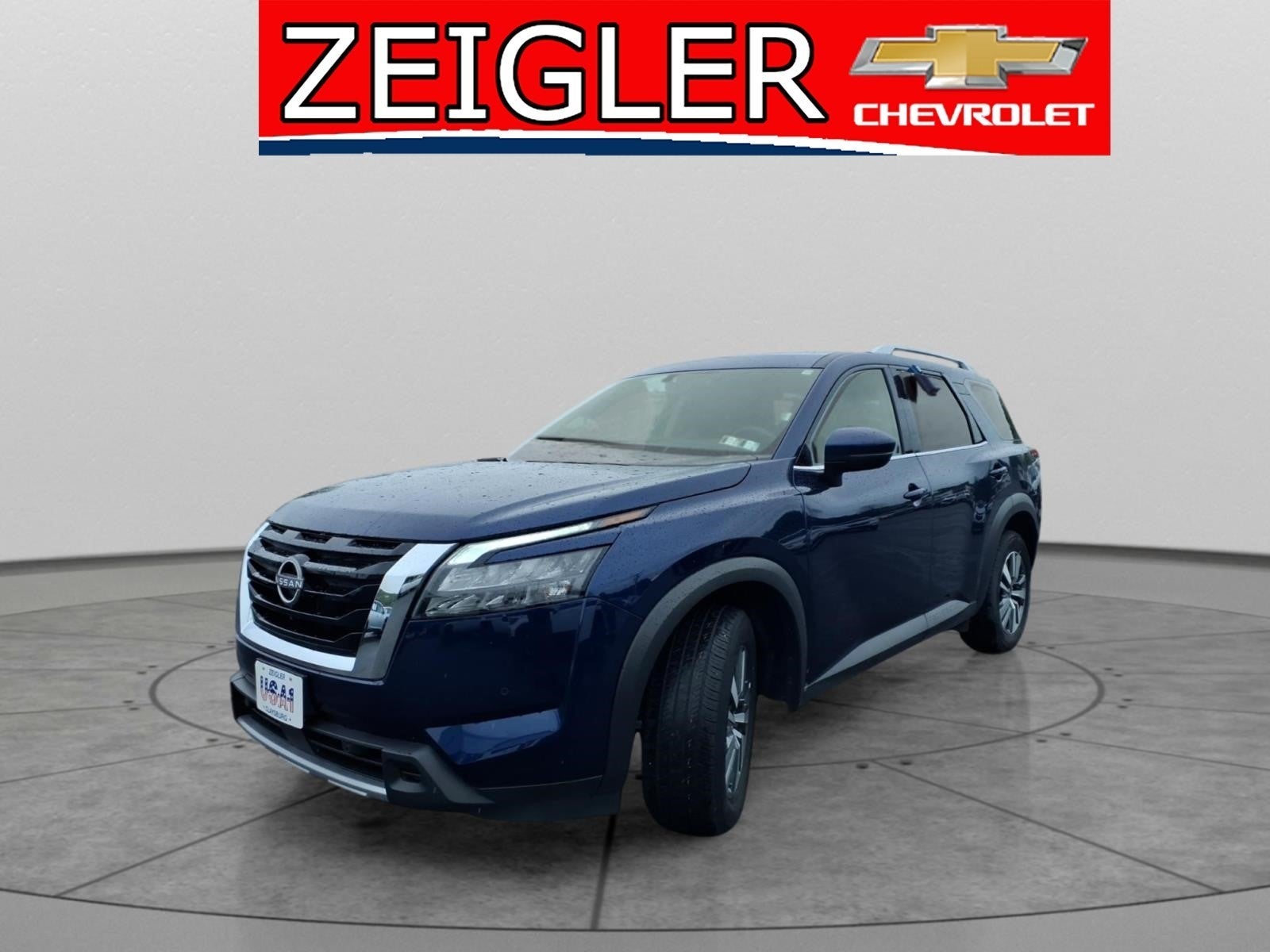 2025 Nissan Pathfinder SL