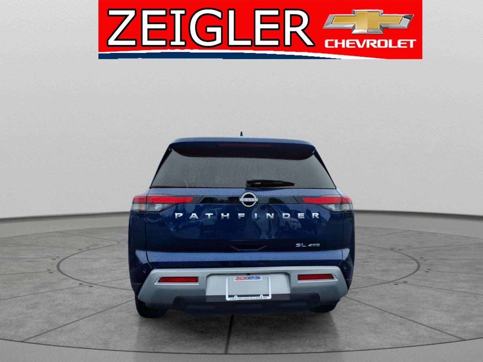 2025 Nissan Pathfinder SL
